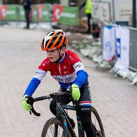 Close-up van jeugd veldfietser - NK veldrijden jeugd 2026
